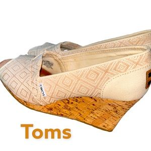 Toms wedge shoes